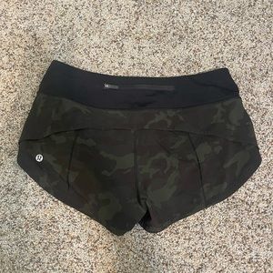 Lululemon shorts size 4